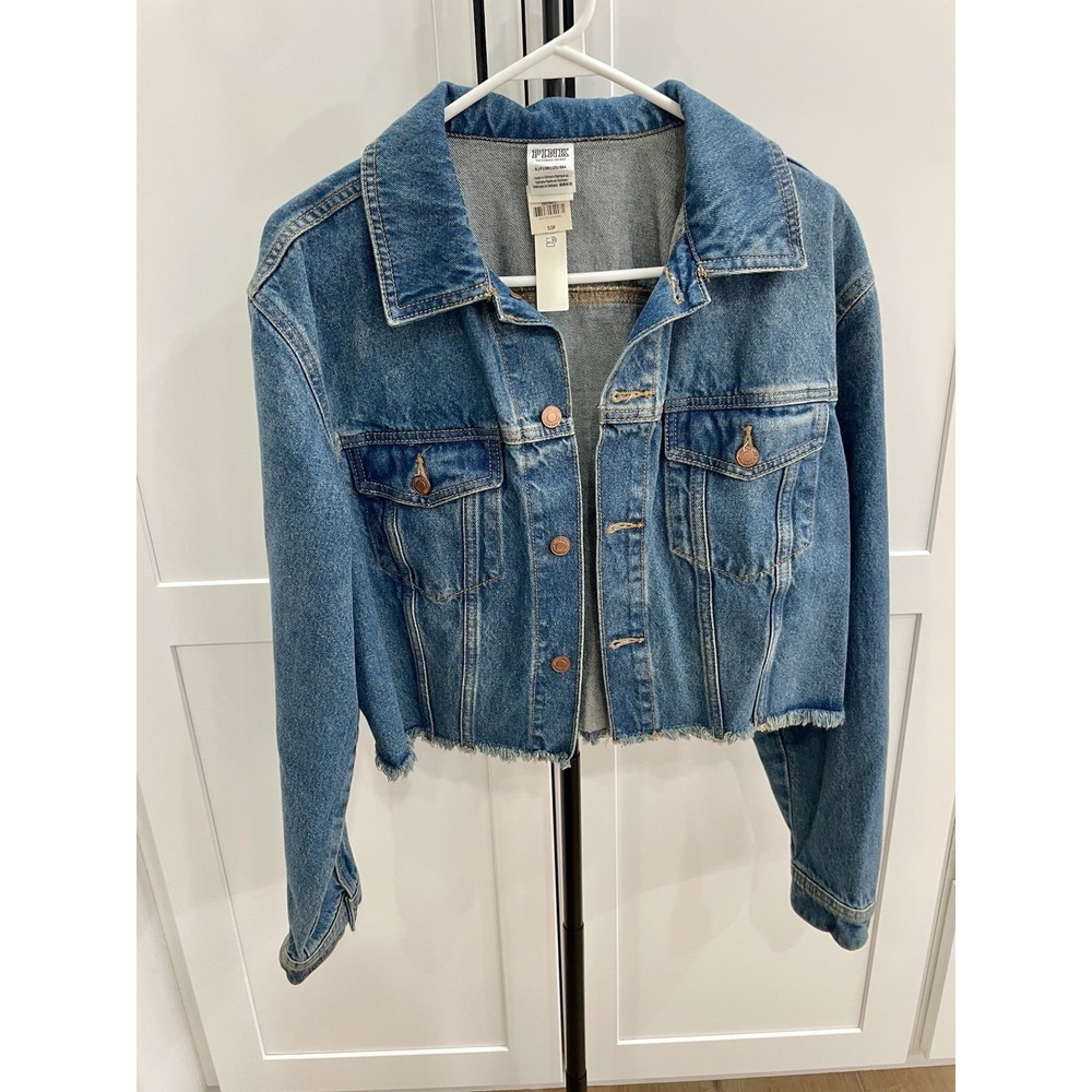 Victoria's Secret PINK‎ cropped denim jacket in a blue wash NWT